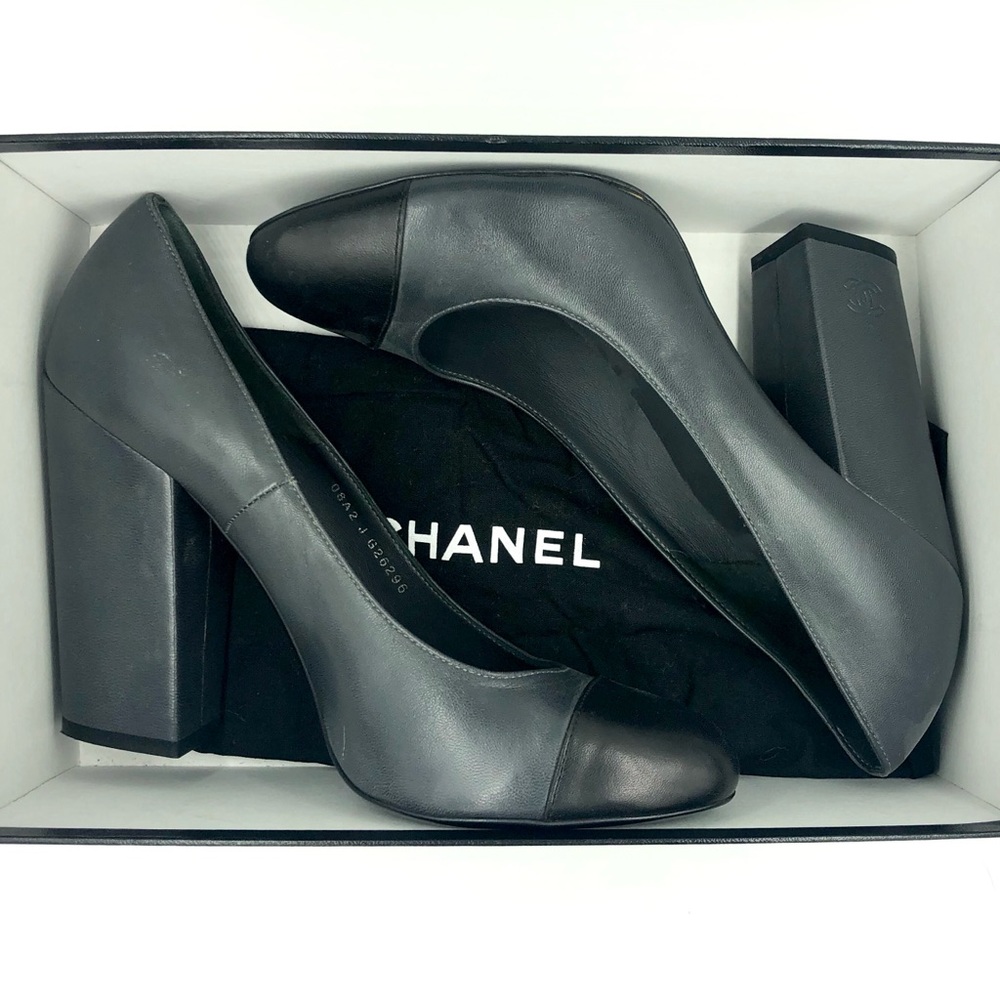 NWT CHANEL Dark Gray Escarpins Pumps 40.5 Bergdorf